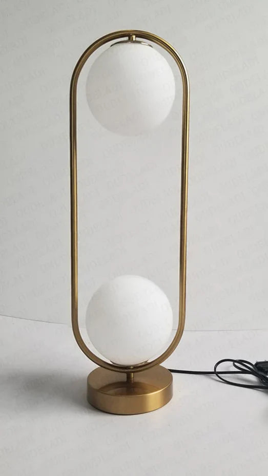 Decorbites™ Goldener Körper Glas LED Schreibtischleuchte - Modernes Nordisches Art Deco Design