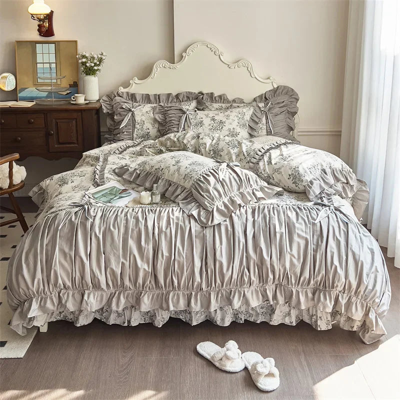 Decorbites™ Französisches Vintage-Blumen-Baumwoll-Bettwäsche-Set mit Spitzenvolants und Falten
