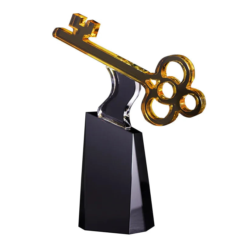 Decorbites™ Kristalltrophäe: Goldener Schlüssel-Handwerkskunst, Transparente Dekorationsfigur & Wohnungsakzent