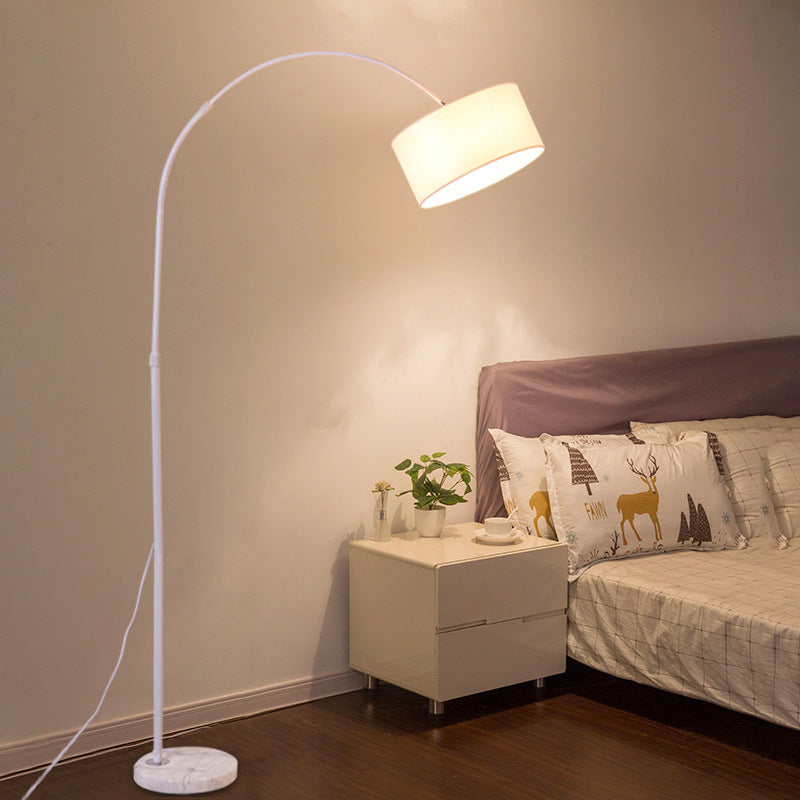 Stehlampe im Schlafzimmer und Arbeitszimmer