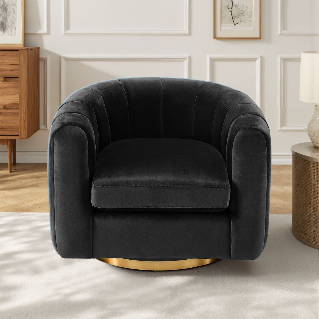 Ein einssitziges, rotierendes Sofa, bezogen mit Samtstoff