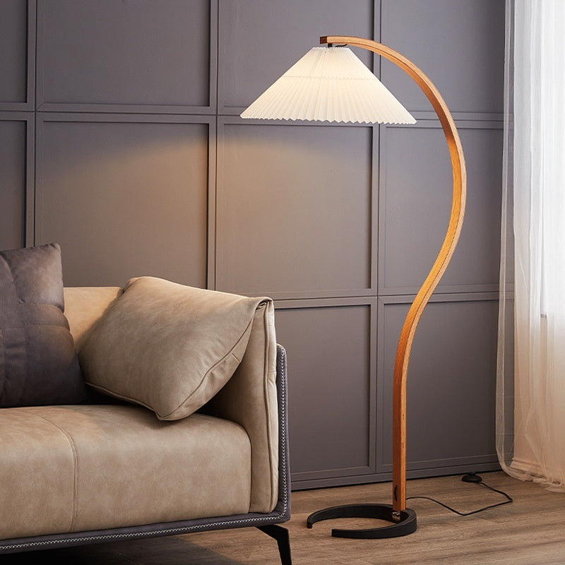 Nordische Stehlampe im Mittelalter-Stil für Schlafzimmer und Sofa