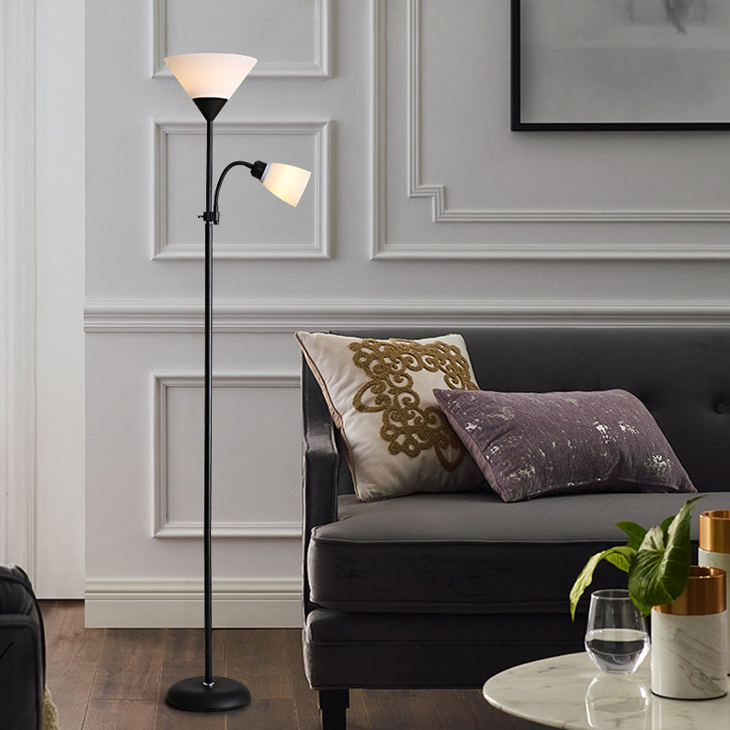 Moderne minimalistische Wohnzimmer-Stehlampe Schlafzimmerleuchte nordisch kreative Lernbereich-Dekoration