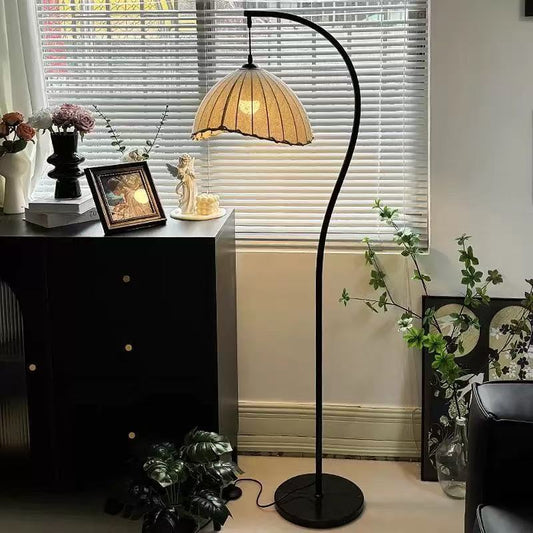 Internet-berühmt und Vintage S-förmige Halbmond-Bodenlampe Silent Wind