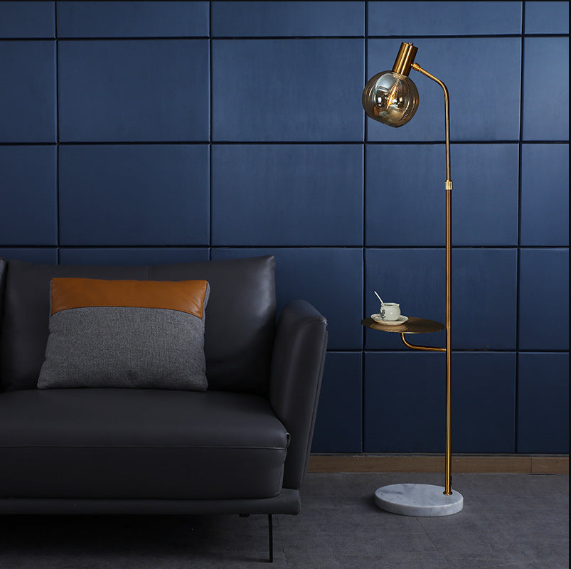 Nordisches Luxus-Sofa-Seiten-Bodenleuchte Kreativ Persönlich