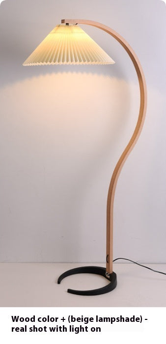 Nordische Stehlampe im Mittelalter-Stil für Schlafzimmer und Sofa