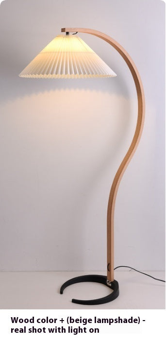 Nordische Stehlampe im Mittelalter-Stil für Schlafzimmer und Sofa