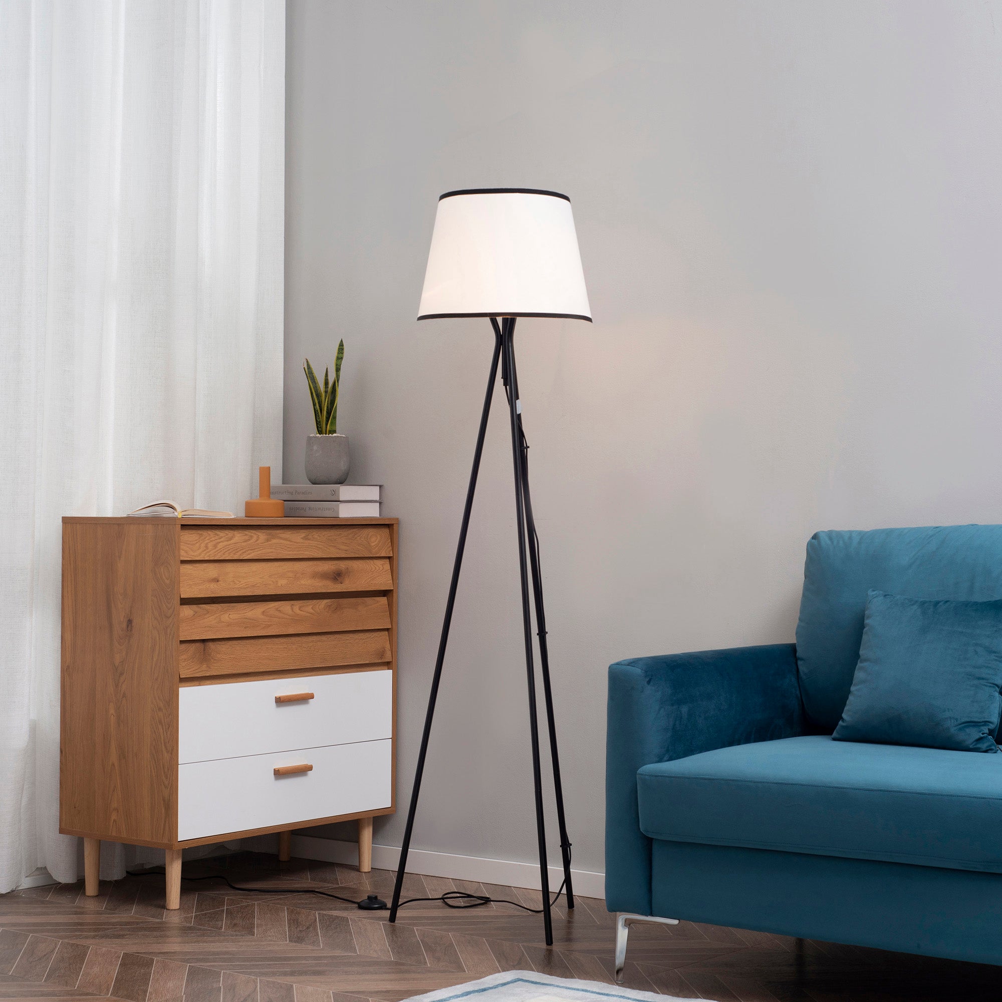Moderne Stativ-Stehlampen