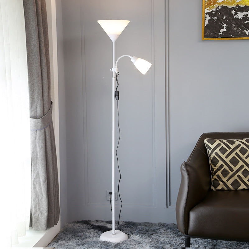 Moderne minimalistische Wohnzimmer-Stehlampe Schlafzimmerleuchte nordisch kreative Lernbereich-Dekoration