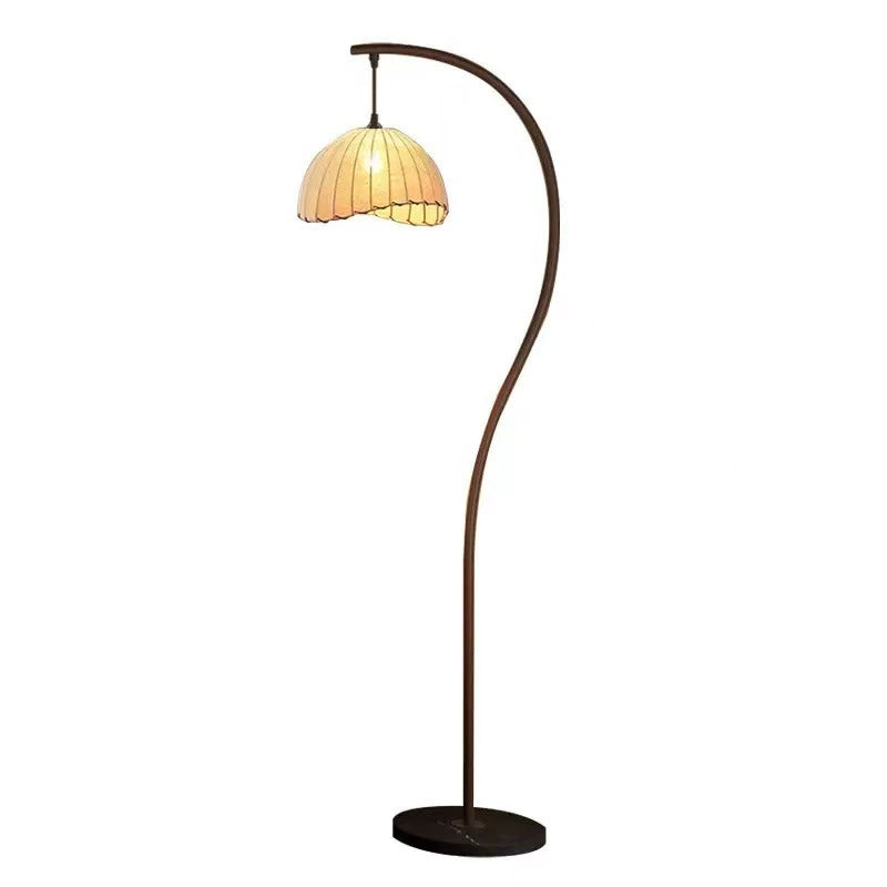 Internet-berühmt und Vintage S-förmige Halbmond-Bodenlampe Silent Wind