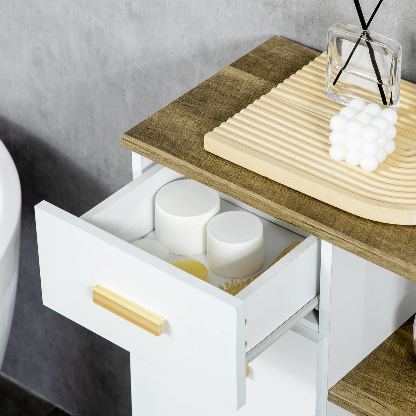 Badezimmereckschrank