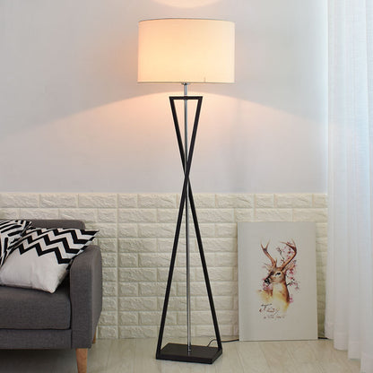 Wohnzimmer Stehlampe Einfaches Sofa Vertikaler Tisch
