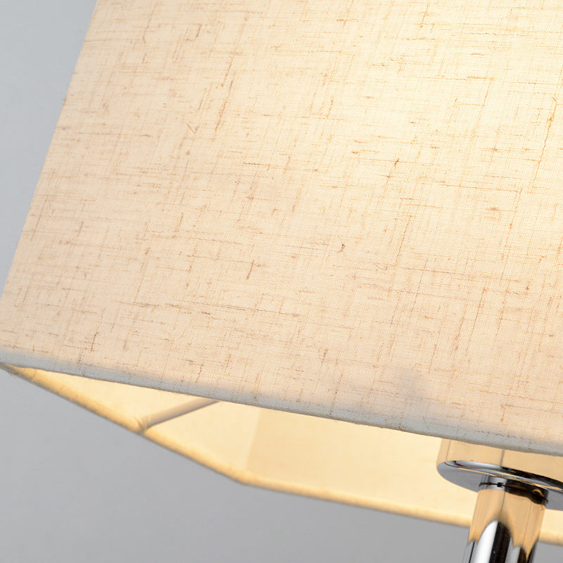Moderne einfache LED-Stehlampe für das Wohnzimmer