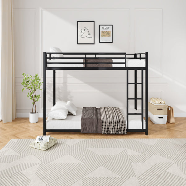 Zweistöckiges Metall-Etagenbett Twin über Twin, Niedriges Etagenbett mit Leiter, Bettrahmen, Schwarz, Robuste Stahlkonstruktion, Sicheres Design, Einfache Montage, 250 lb Tragfähigkeit Oberbett, 350 lb Tragfähigkeit Unterbett