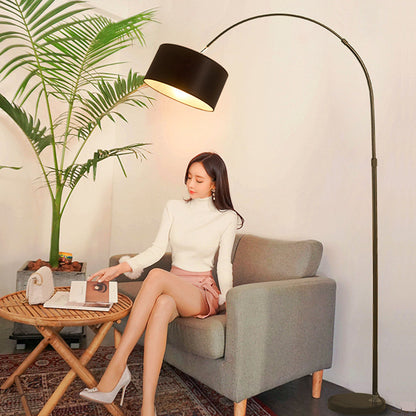 Stehlampe im Schlafzimmer und Arbeitszimmer