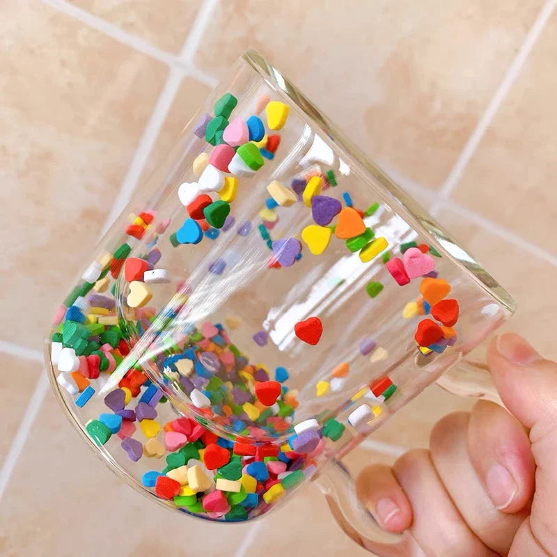 Decorbites™ Herzförmiges Quicksand-Glasbecher: Kreatives und farbenfrohes doppellagiges Trinkgeschirr