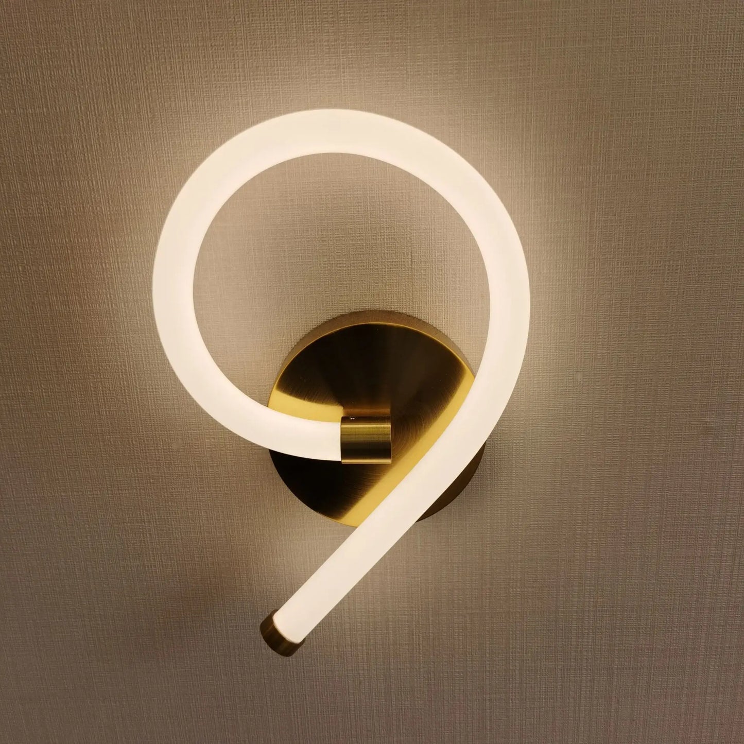 Decorbites™ Acrylring-LED-Wandleuchte für moderne Innenraumdekoration, Beleuchtung für Wohnzimmer und Schlafzimmer