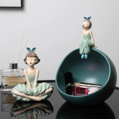 Decorbites™ Schleifenmädchen-Figur: Moderne nordische Charakterskulptur mit Aufbewahrungsbox