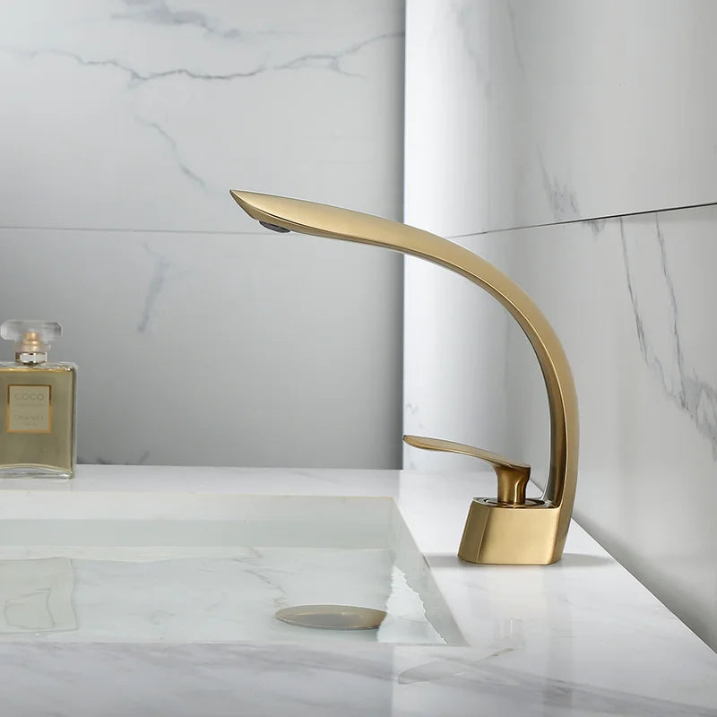 Decorbites™ Gebürsteter Gold Waschbeckenarmatur: Einhebel-Wasserfall-Mischbatterie für das Badezimmer
