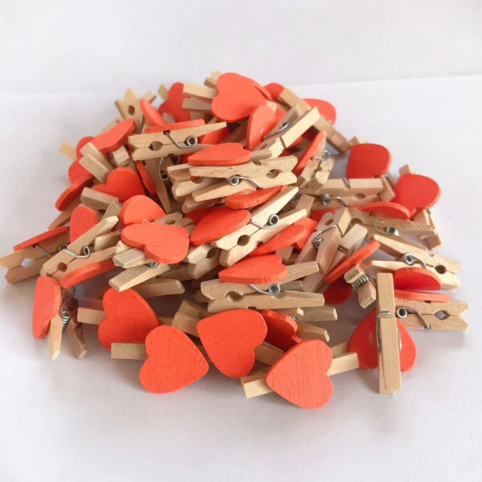 Decorbites™ 50er-Pack Romantische Herzförmige Holzclips für Heimdekoration und Partys