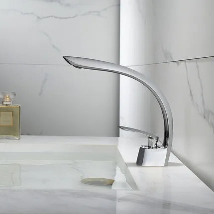 Decorbites™ Gebürsteter Gold Waschbeckenarmatur: Einhebel-Wasserfall-Mischbatterie für das Badezimmer