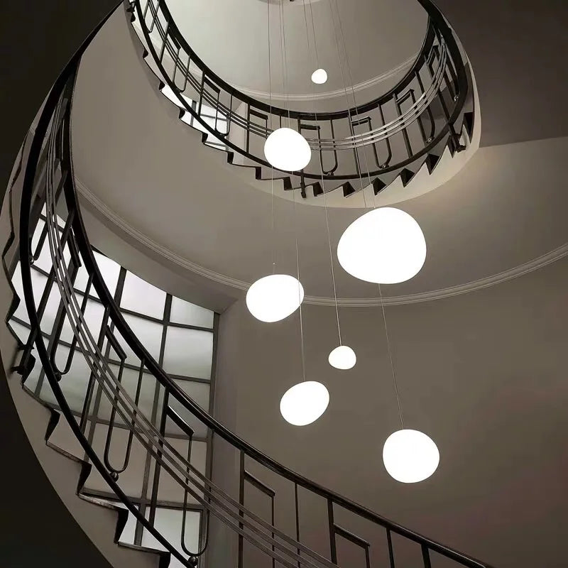 Decorbites™ Gregg Glass Hängeleuchte - Weiße LED-Kieselstein-Pendelleuchte für Villentreppen & Geschäfte