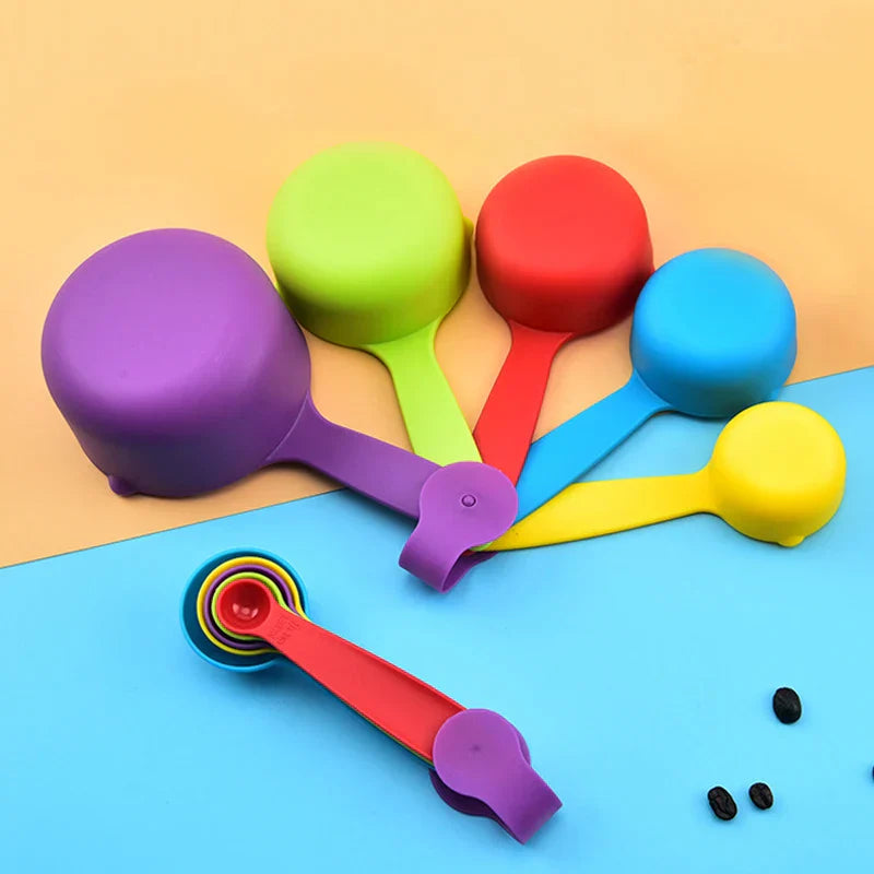 Plastic Measuring Cups Set