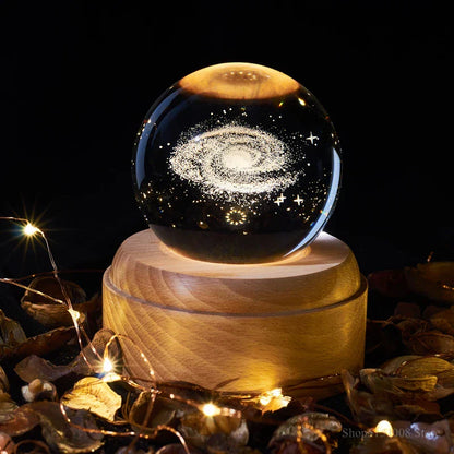 Decorbites™ Kristallkugel-Nachtleuchte USB-Musikbox Universen-Globus 3D-Lampe