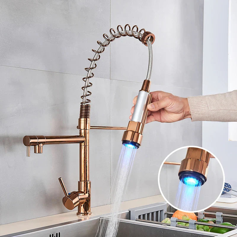 Decorbites™ LED-Licht Rosegold Küchenarmatur mit herausziehbarem Feder-Dreh-Auslauf