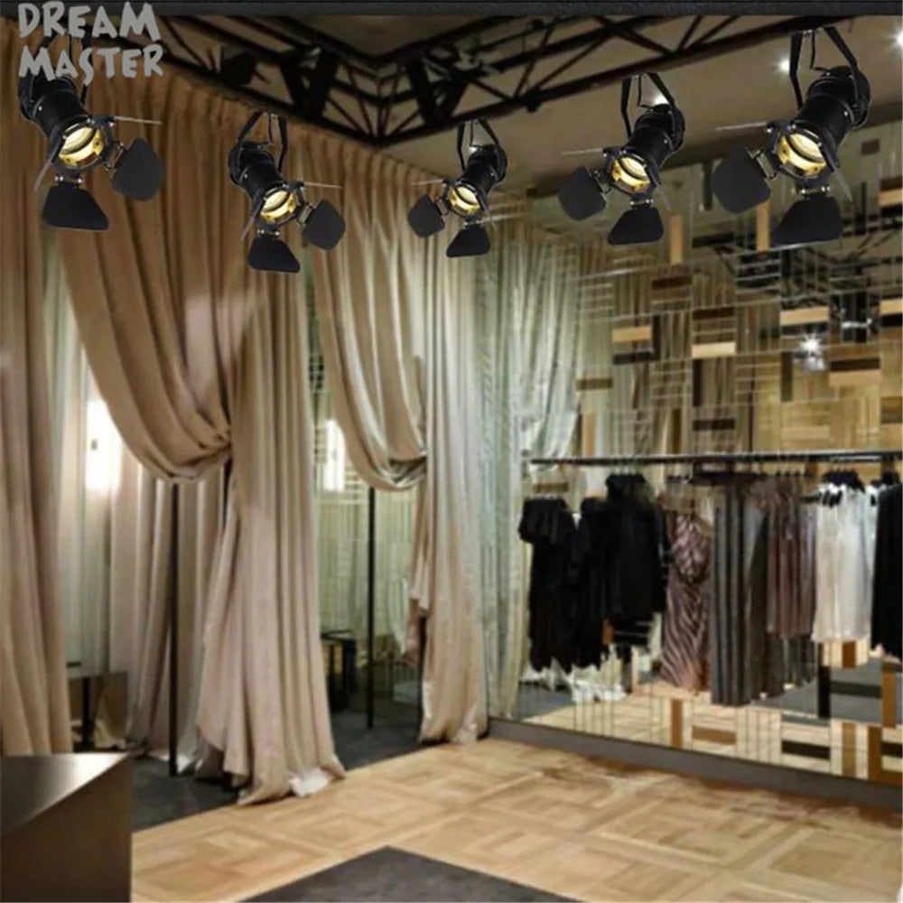 Decorbites™ Industrielle Spotleuchte auf Schienensystem mit Blende für die Beleuchtung von Bekleidungsgeschäften