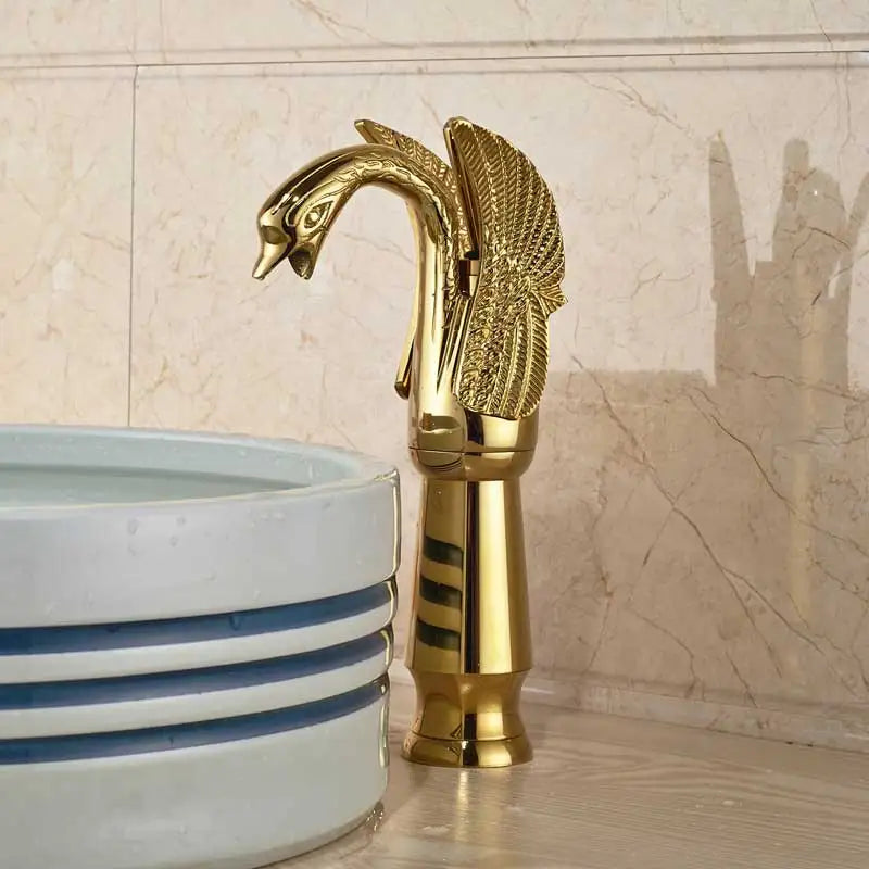 Decorbites™ Golden Swan Badewannenarmatur-Set mit Messinghandbrause.