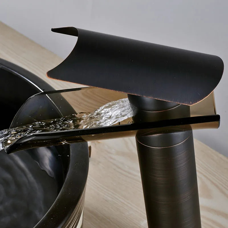 Decorbites™ Schwarze Bronze Glas-Auslauf Wasserfall Beckenmischer Armatur - Deckenmontiertes Arbeitsplatten-Wasserhahn
