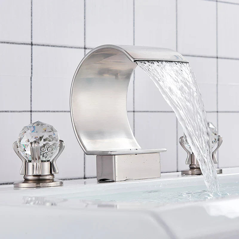 Decorbites™ Kristall-Wasserfall-Waschbeckenarmatur mit breitem Auslauf für Badezimmerwaschbecken – Heiß und Kalt