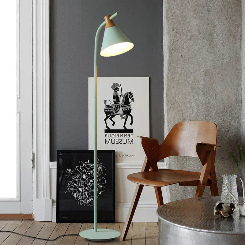Decorbites™ Eisen-Makronen-Bodenleuchte: Moderne LED-Holz-Hochleuchte für das Wohnzimmer