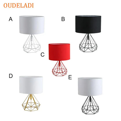 Decorbites™ Geometrische Gold-Tischlampe mit Hohl-Diamant-Design und Stoffschirm