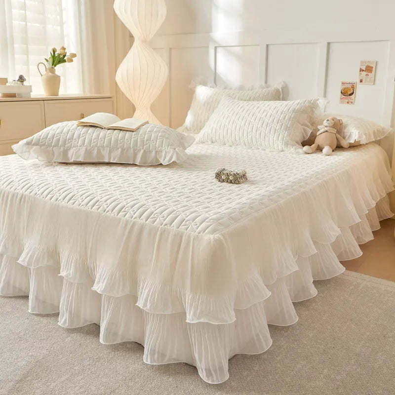 Decorbites™ Spitzen-Volants-Kühlendes Bettrock-Set mit Kissenbezügen