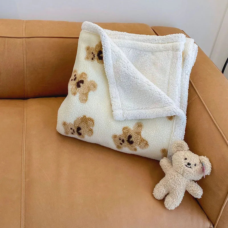 Decorbites™ Kleiner Bär Lamm Plüschdecke, doppellagige warme Fleece-Abdeckung