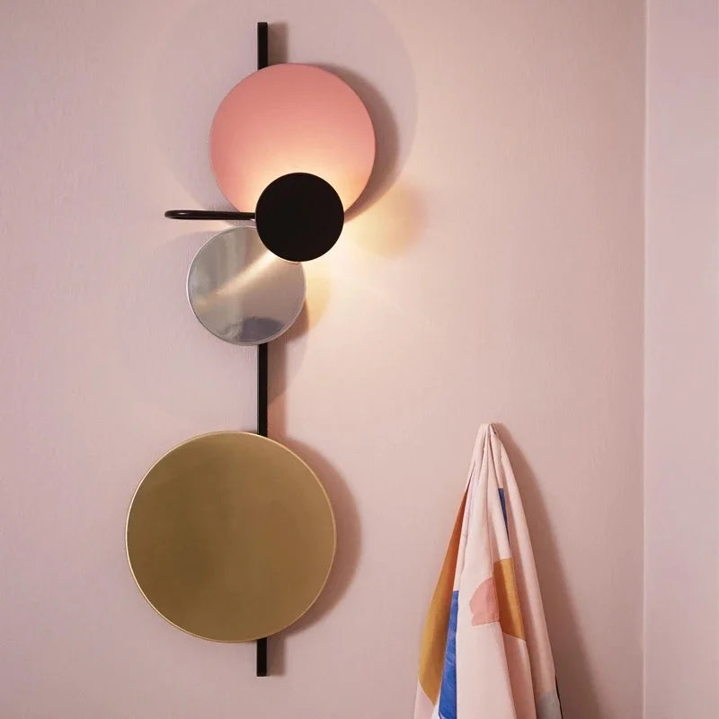 Decorbites™ Bunte Kreismetall-LED-Wandleuchte für Schlafzimmer Badezimmer Kunstdekoration Heimbeleuchtung