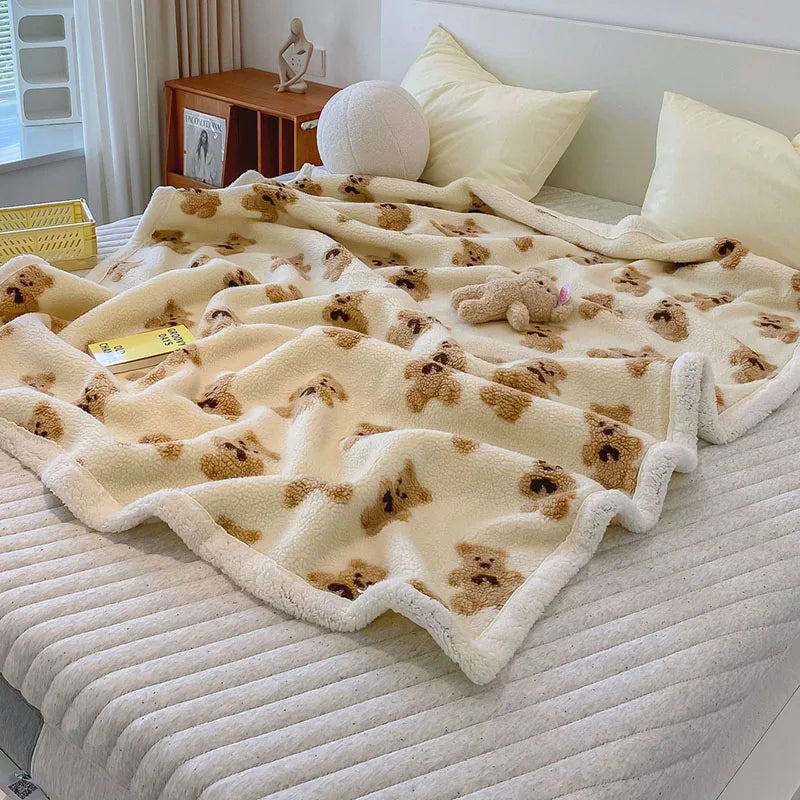 Decorbites™ Kleiner Bär Lamm Plüschdecke, doppellagige warme Fleece-Abdeckung