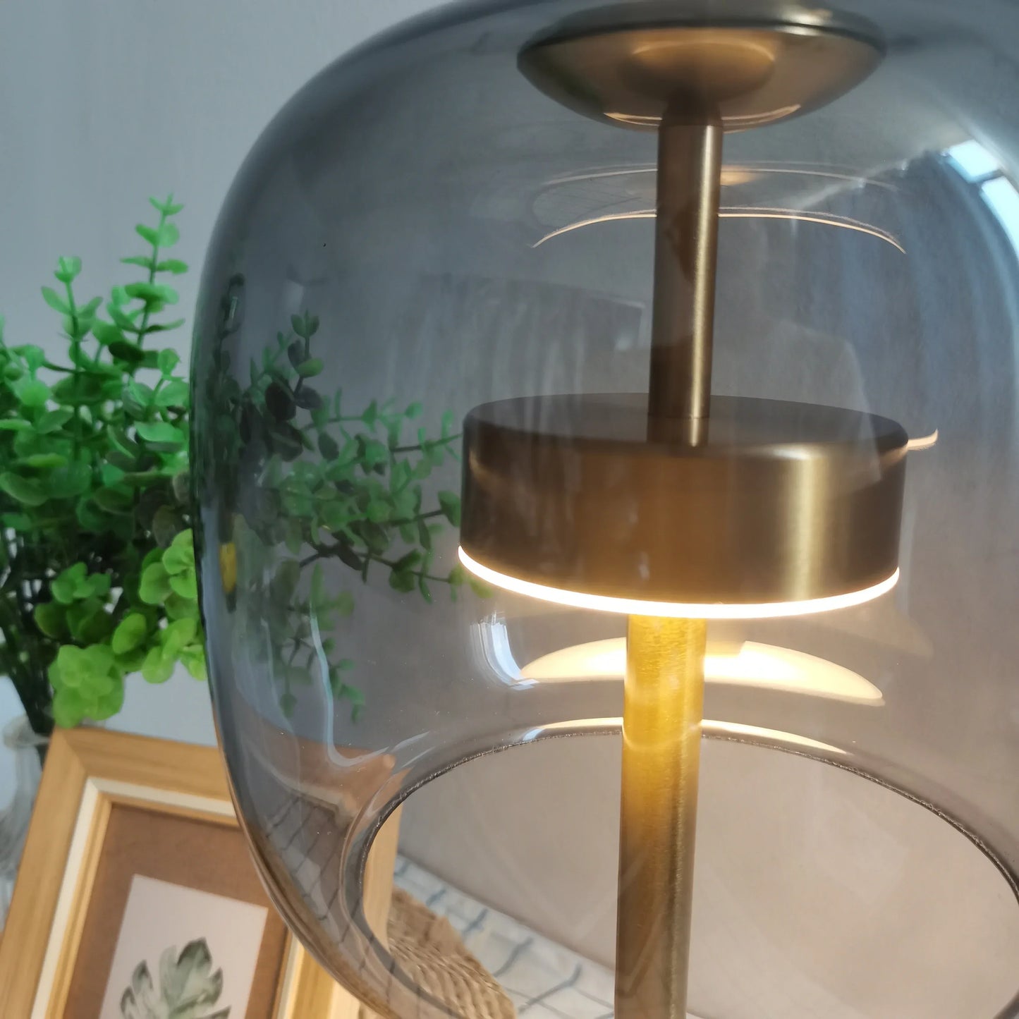 Decorbites™ Glas-Tischleuchte: Modernes nordisches Design für Wohnzimmer und Schlafzimmer, goldene Luxus-Dekoration
