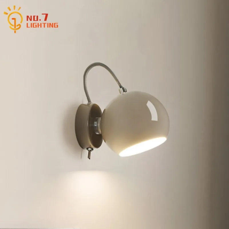 Decorbites™ Sahne Wind LED Wandlampe, drehbare minimalistische Eisenkunst-Wandleuchte für Schlafzimmer & Wohnzimmer