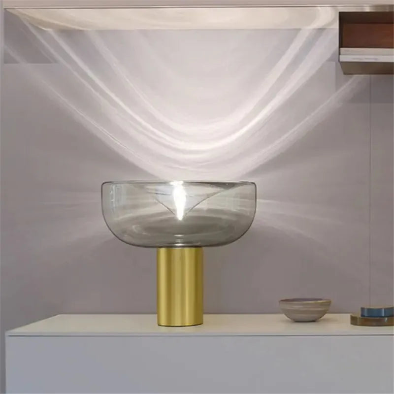 Decorbites™ Aella Tischleuchte: Elegante klare Glas-Luxus-Kunst-Schreibtischlampe für Büro, Schlafzimmer und Eingangsbereich