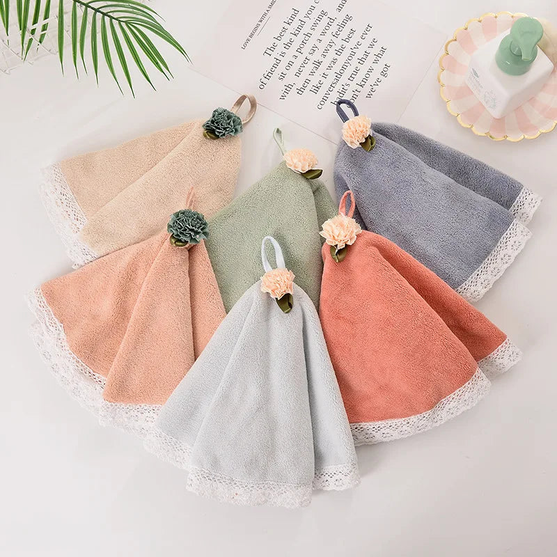 Decorbites™ Spitzenkleid-Babenhandtuch: Weich, saugfähig und süß für Küche & Bad