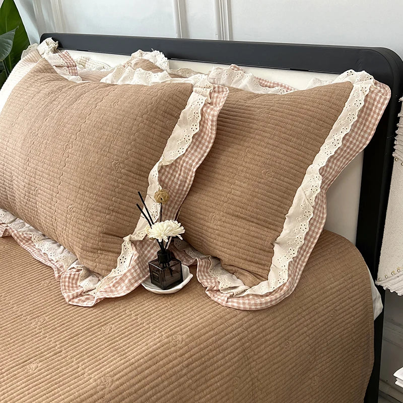 Decorbites™-Spitzenvolants-Gepolstertes Bettüberwurf-Set mit Kissenbezügen, Queensize