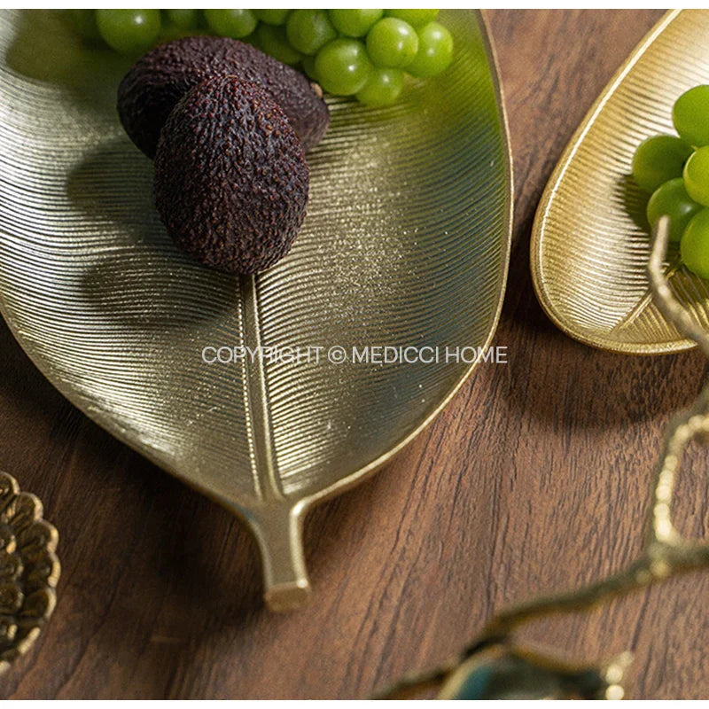 Decorbites™ Blattförmiges Goldlack Holztablett 14,5x40 cm - Modernes Dekoratives Tischgeschirr