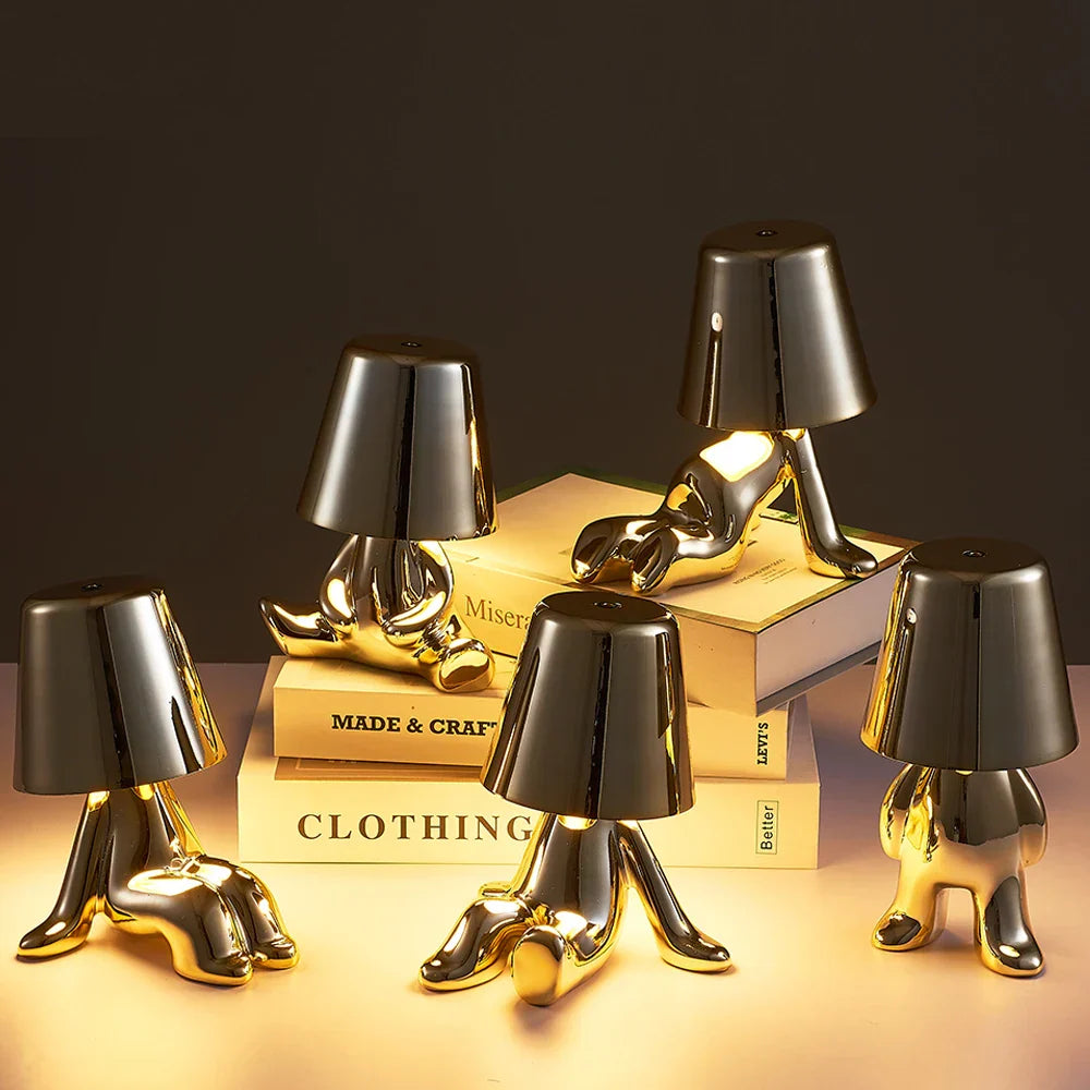 Decorbites™ Kleiner Goldener Mann Tischlampe – Kunst-Dekor-Nachtlicht für Wohnzimmer und Kinderzimmer