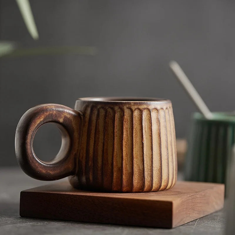 Decorbites™ Handgefertigte nordische Keramik-Tasse mit Ringgriff – Retro-Stil