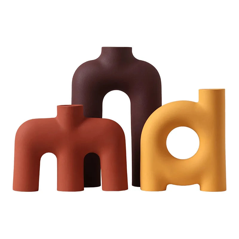 Decorbites™ Geometrische Keramikvase: Ausgehöhlte Buchstaben Blumenarrangement Wohnraumausstattung