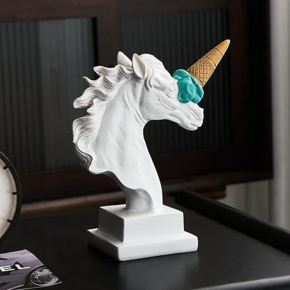 Decorbites™ Eiscreme-Pferdekopf-Harzskulptur-Figur für Heim- und Bürodekoration & Geschenke