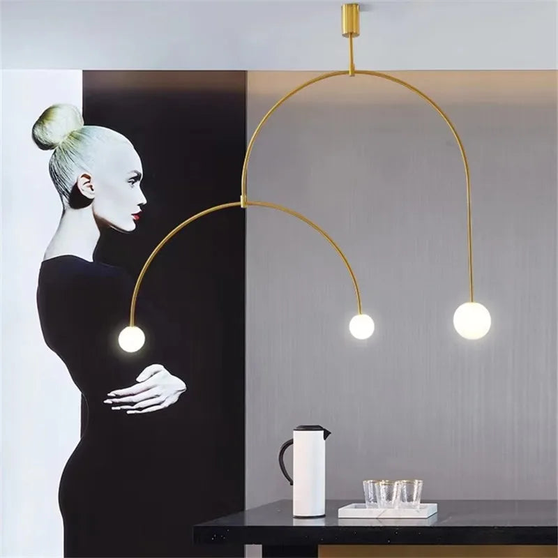 Decorbites™ Schwarz & Gold Minimalistische Eisen-Kronleuchter - Modernes Nordisches Design-Beleuchtung